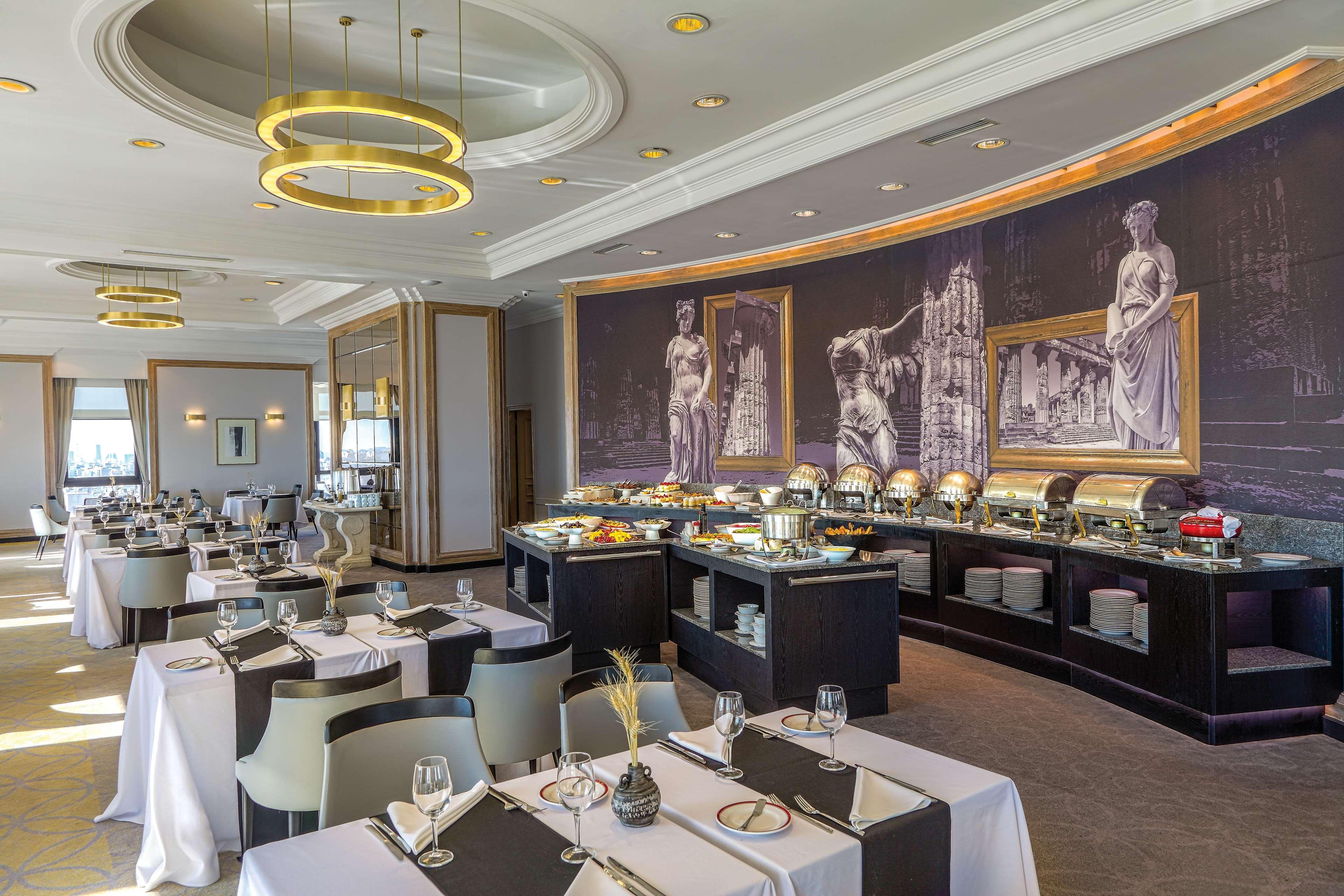 Radisson Montevideo Victoria Plaza Hotel Exteriér fotografie The restaurant
