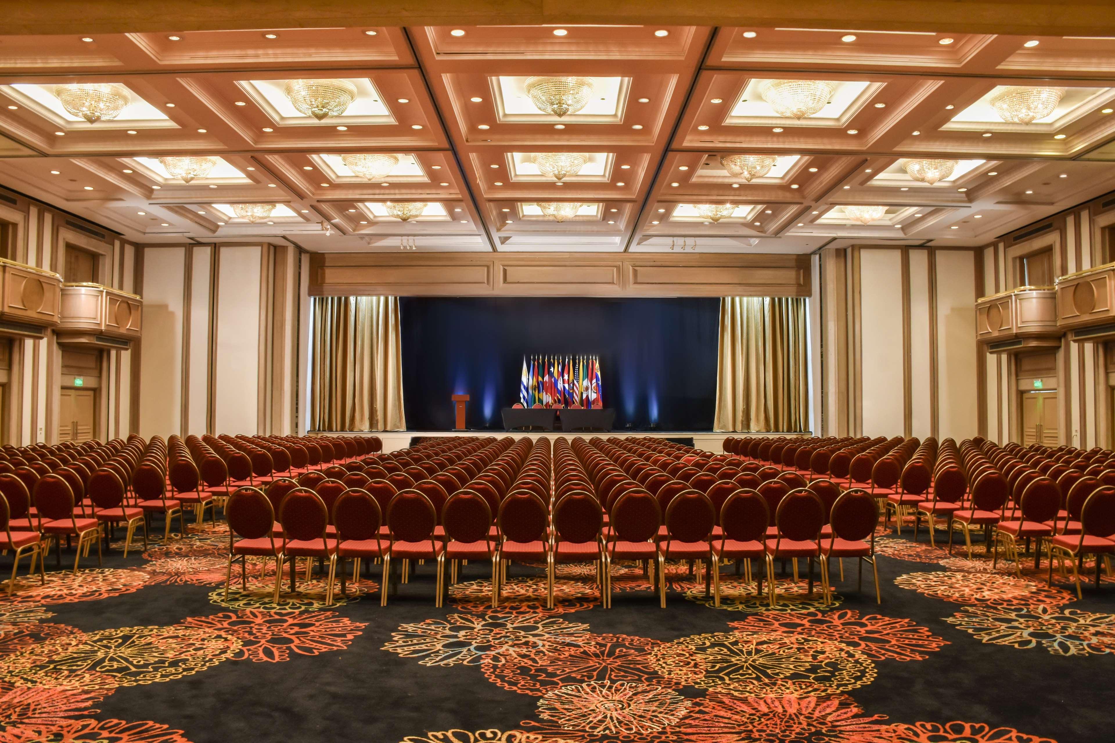 Radisson Montevideo Victoria Plaza Hotel Exteriér fotografie The Grand Ballroom