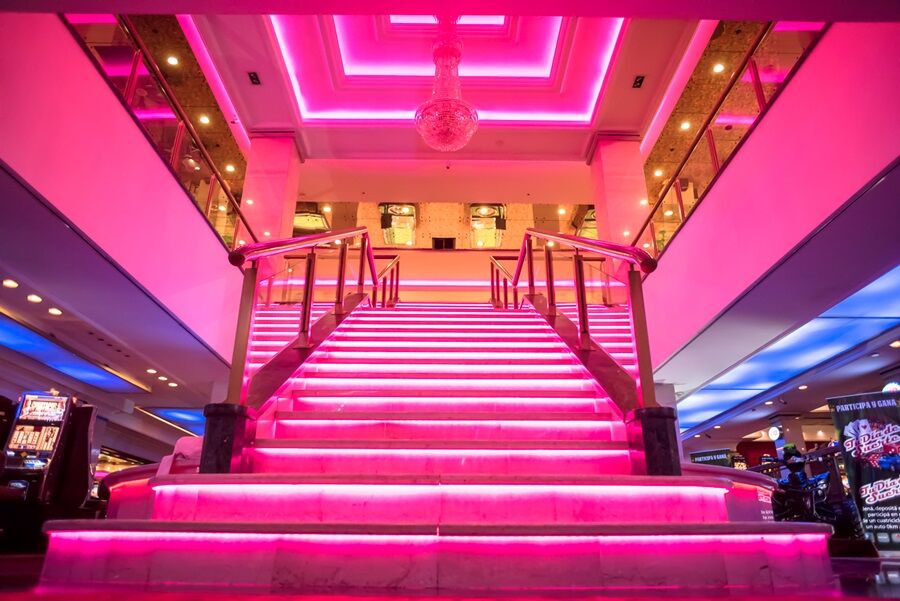 Radisson Montevideo Victoria Plaza Hotel Exteriér fotografie The staircase at the entrance of the hotel